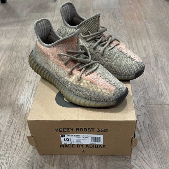 Yeezy Other - EUC Yeezy Boost 350 v2 Sand Taupe 2020 Size 10.5